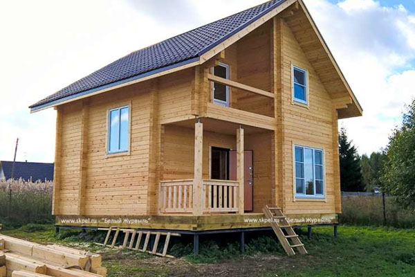 Строительство деревянных домов из бруса. Любых размеров, любое количество этажей и мансард. Опытные строители и доступная цена. Гарантия результата.